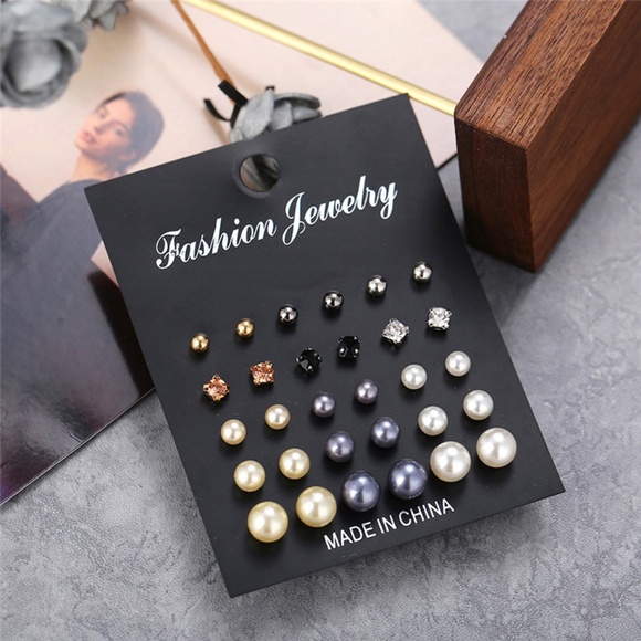 **DAVIDA* 30-Pc Assorted Fashion Stud Earring Set - Picture 4 of 8